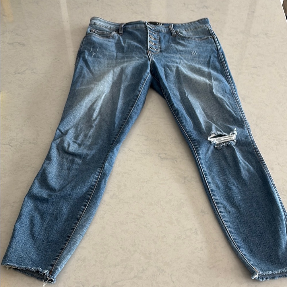 Like new. Size 8. Kut from the Kloth Distressed Blue Jeans